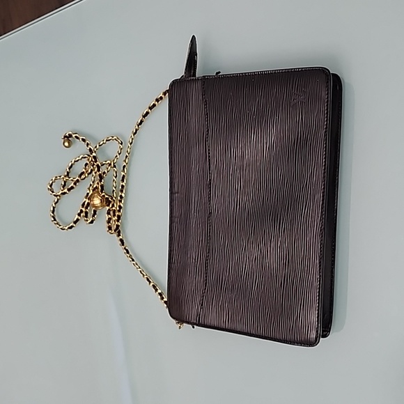 Louis Vuitton Black Epi Clutch - Picture 1 of 11